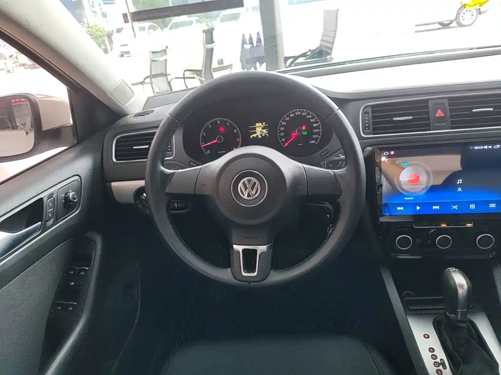 Volkswagen Sagitar 2015 — фото 11