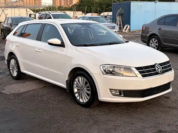 Volkswagen Gran Lavida 2013