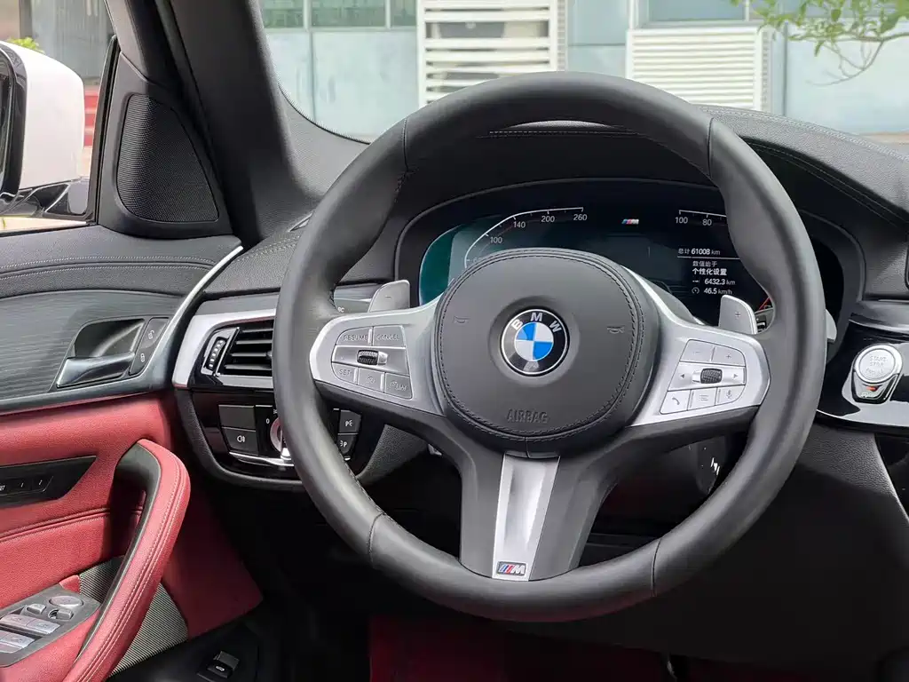 BMW 5 Series 2023 — фото 19