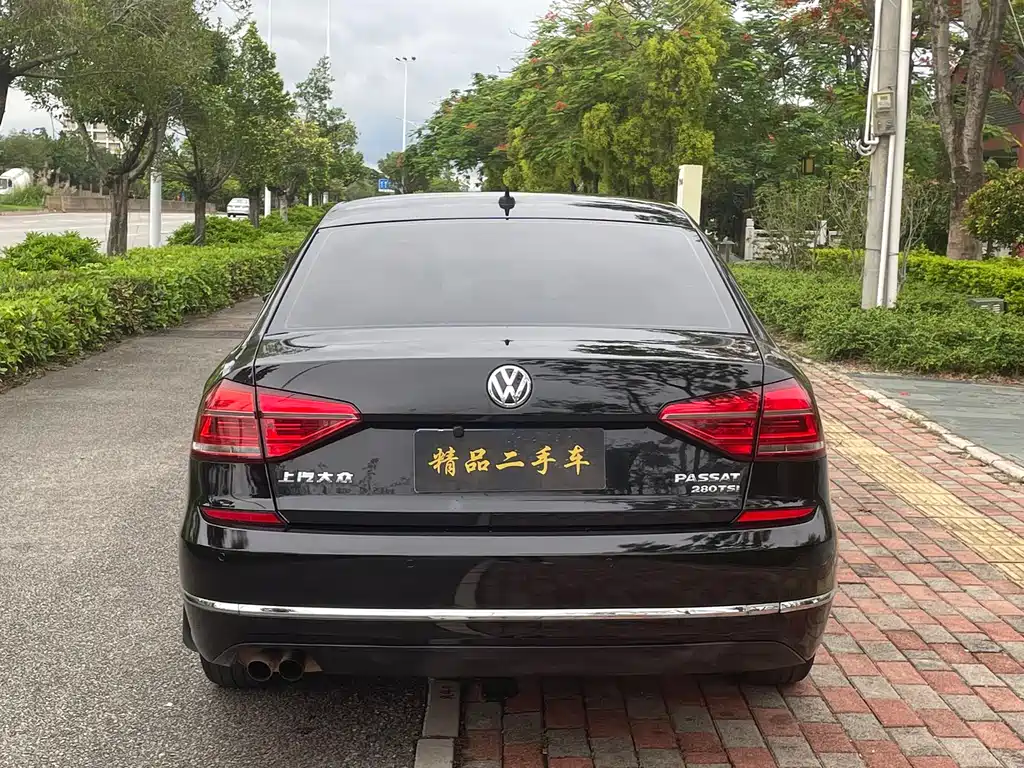 Volkswagen Passat 2018 — фото 11