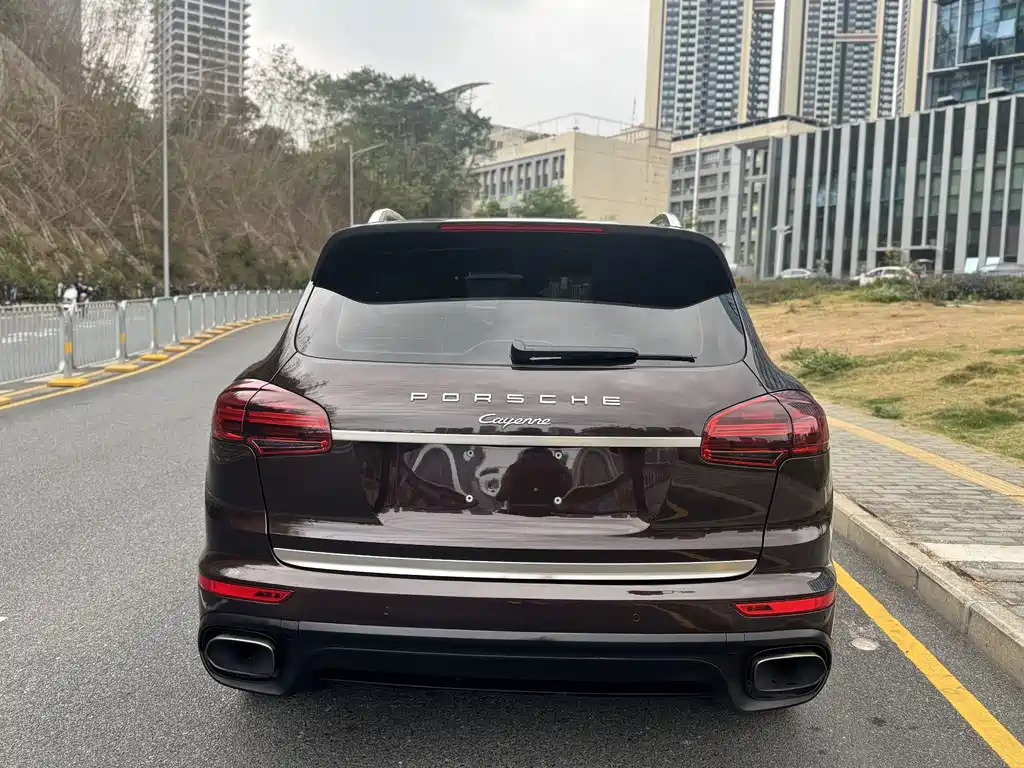 Porsche Cayenne 2017 — фото 13