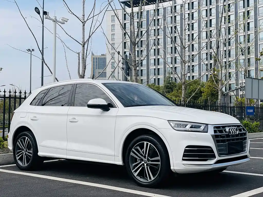 Audi Q5L 2020 — фото 3