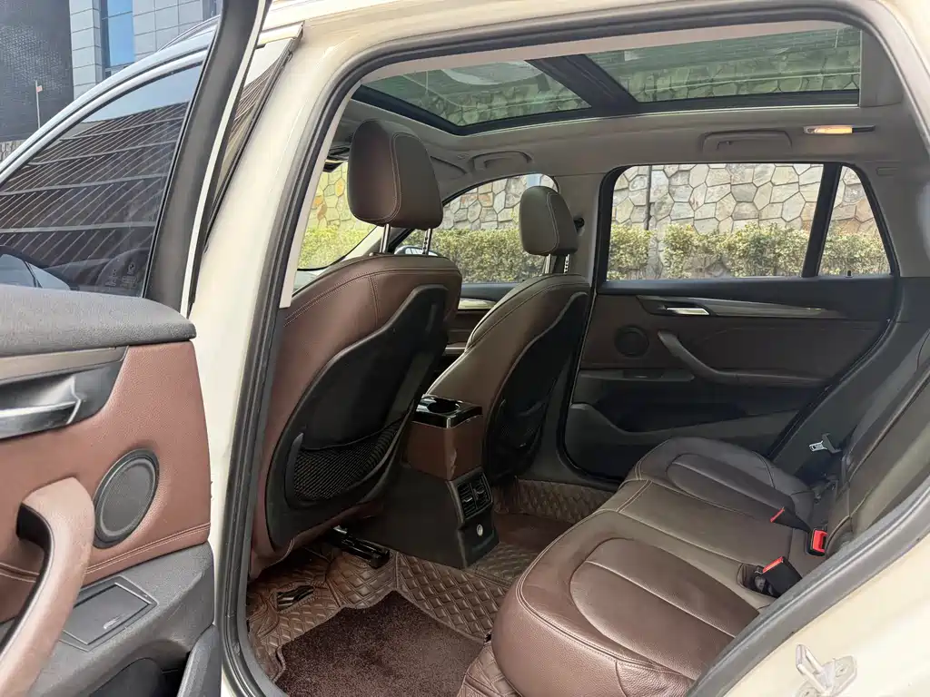 BMW X1 2018 — фото 15