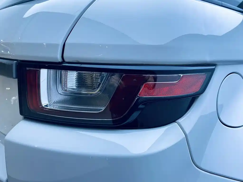 Land Rover Evoque 2018 — фото 16
