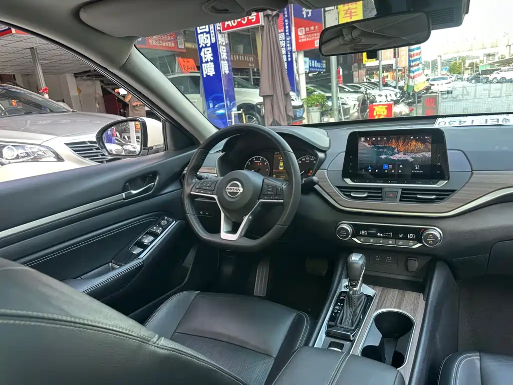 Nissan Teana 2022 — фото 17