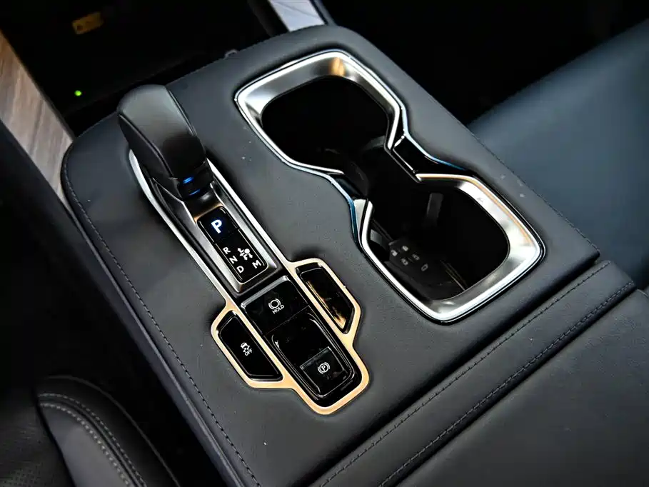 Lexus LM 2024 — фото 17