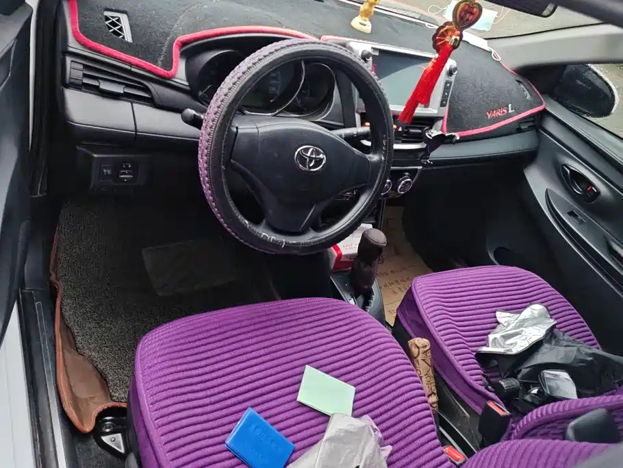 Toyota Yaris L 2018 — фото 12