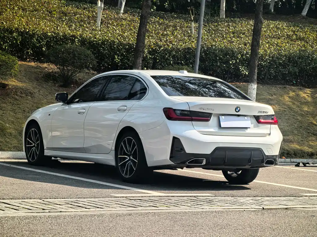 BMW 3 Series 2024 — фото 10