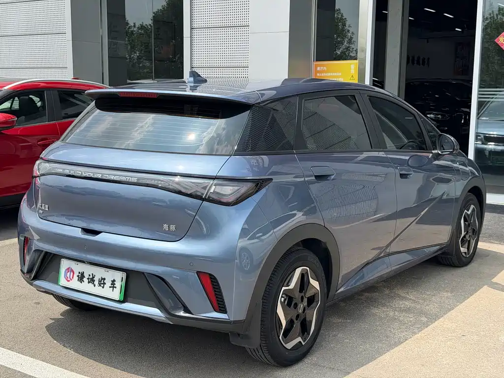 BYD Dolphin 2024