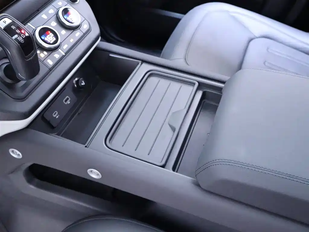Land Rover Defender 2022 — фото 12