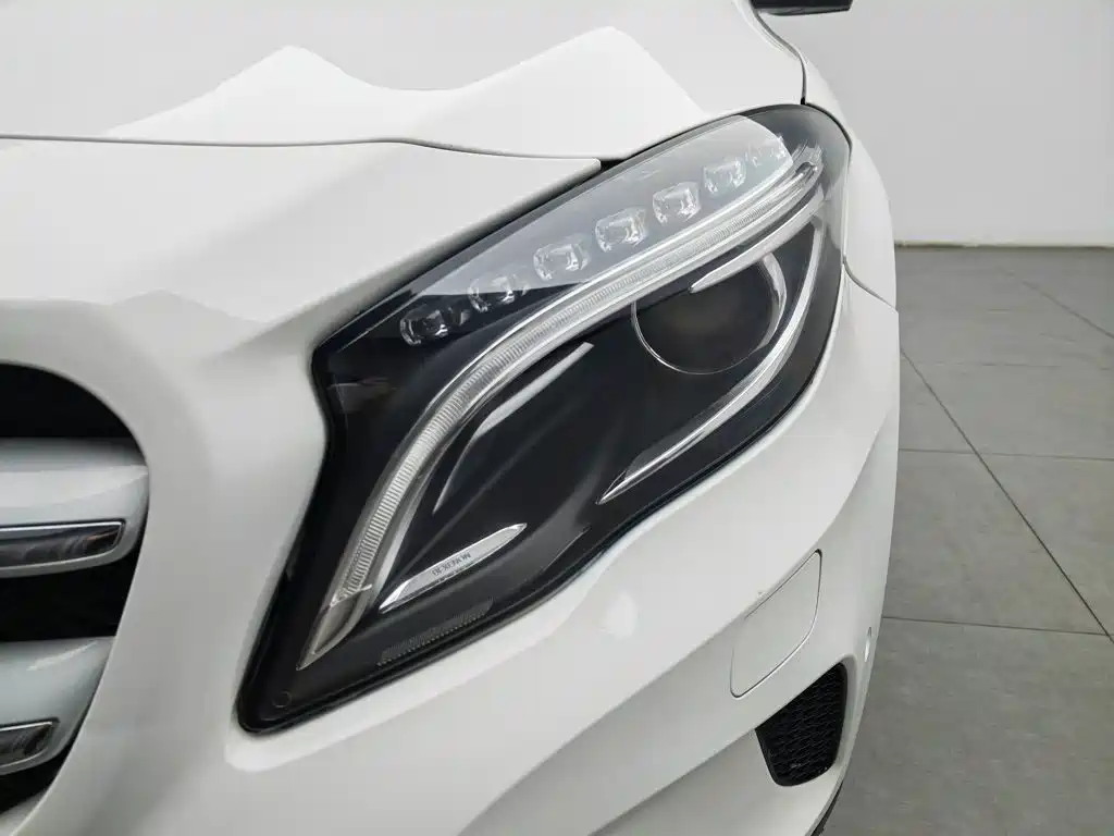 Mercedes-Benz GLA 2016