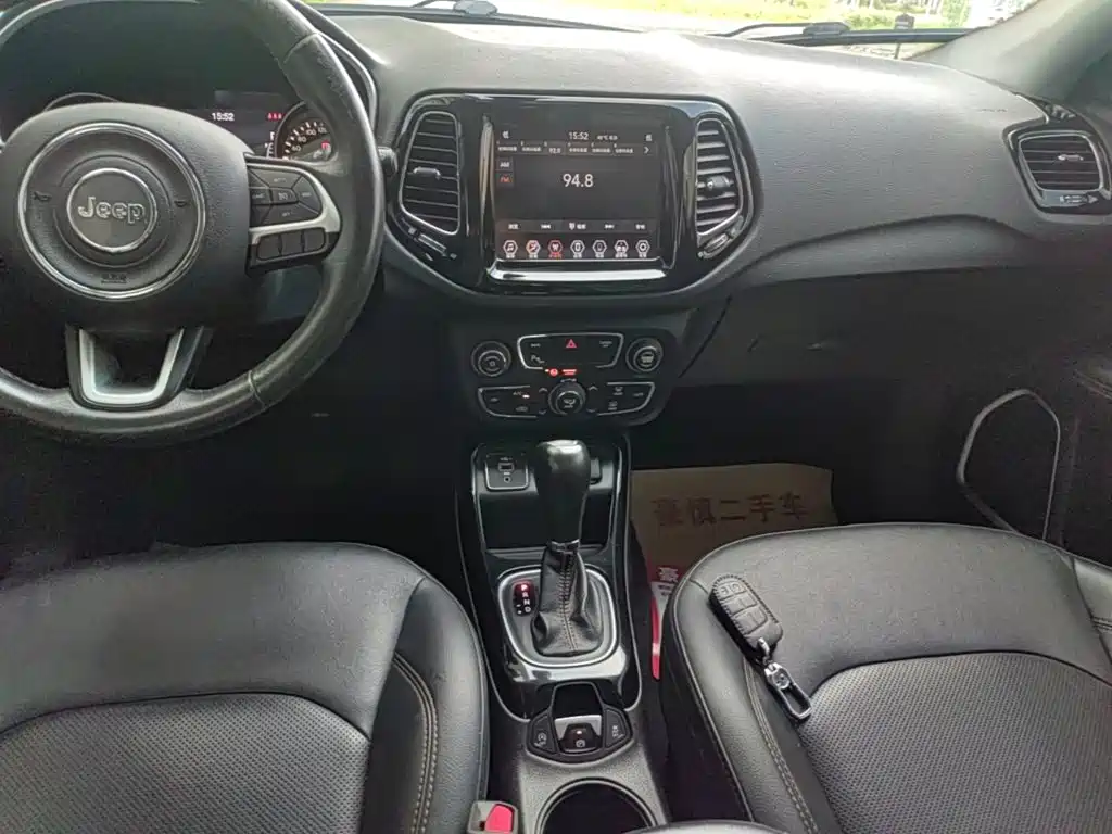 Jeep Compass 2019 — фото 13