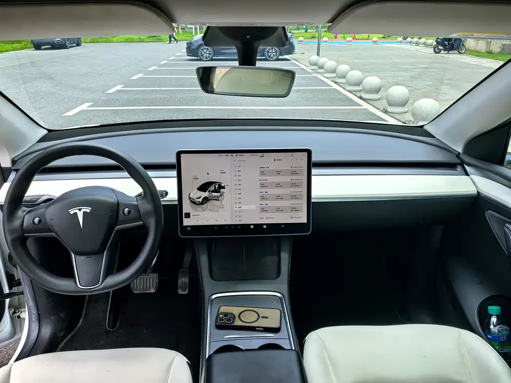 Tesla Model Y 2023 — фото 10