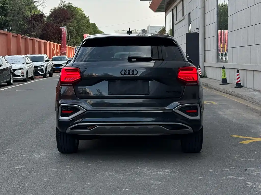 Audi Q2L 2022 — фото 5