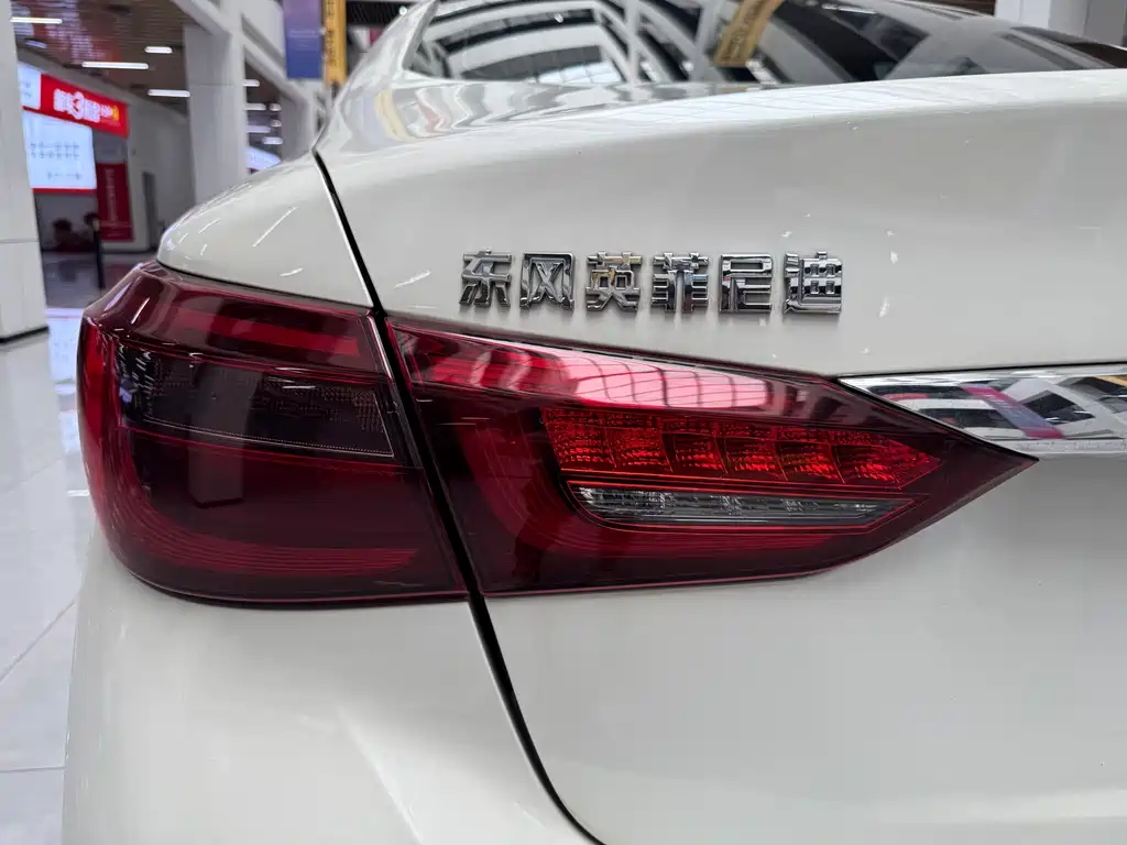 Infiniti Q50L 2023 — фото 22
