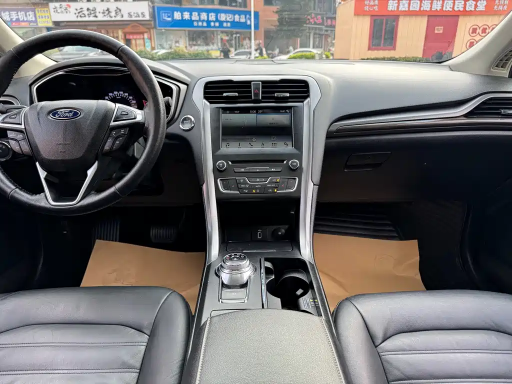 Ford Mondeo 2018 — фото 18