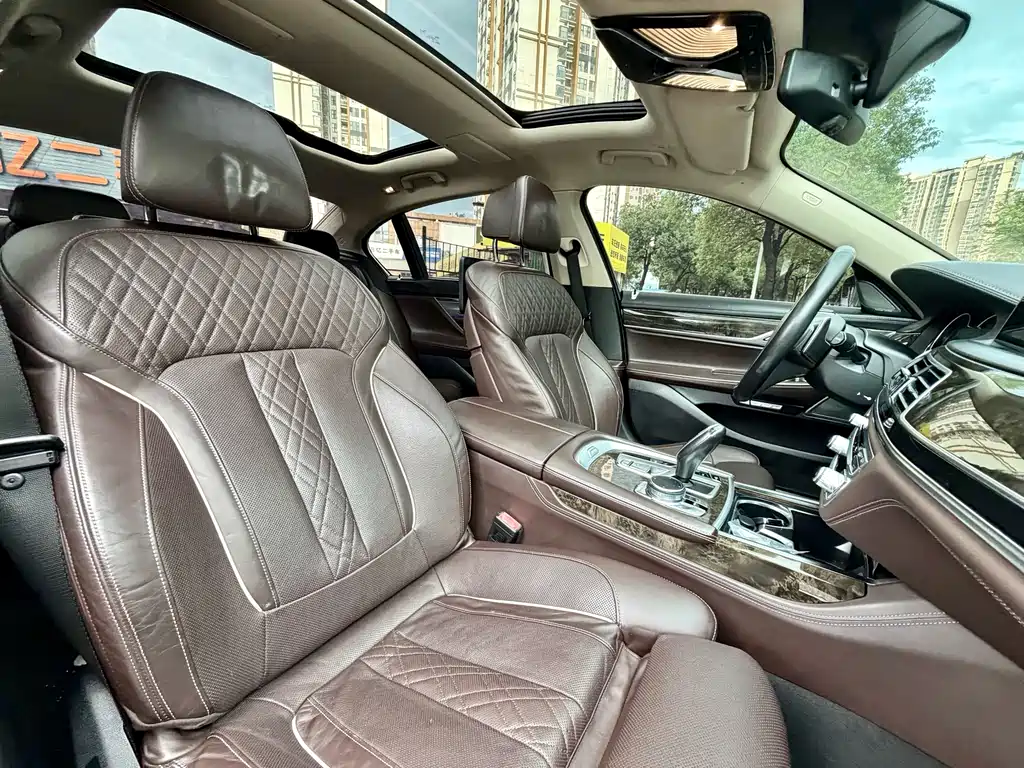 BMW 7 Series 2015 — фото 10