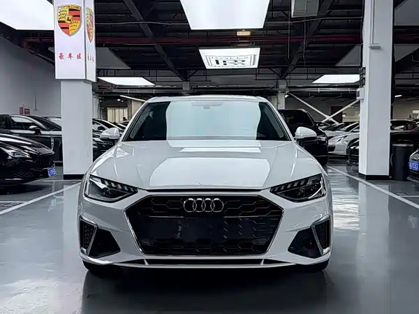 Audi A4L 2020