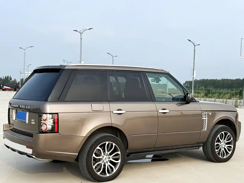 Land Rover Range Rover 2010 — фото 9