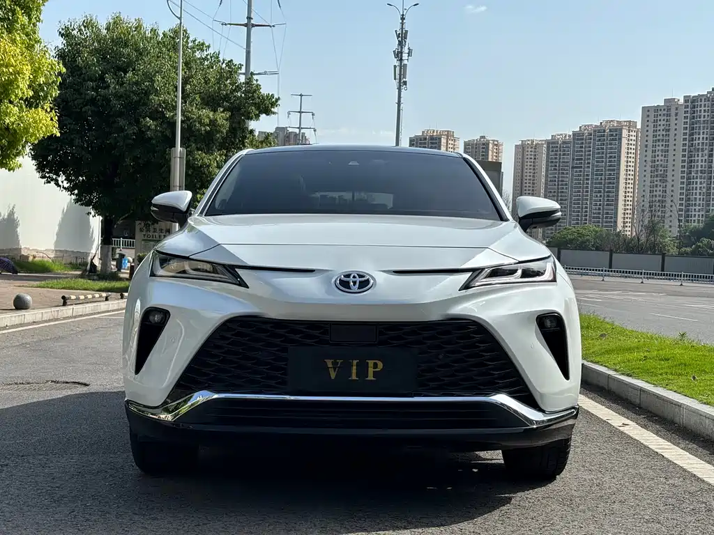 Toyota Venza 2023 — фото 2
