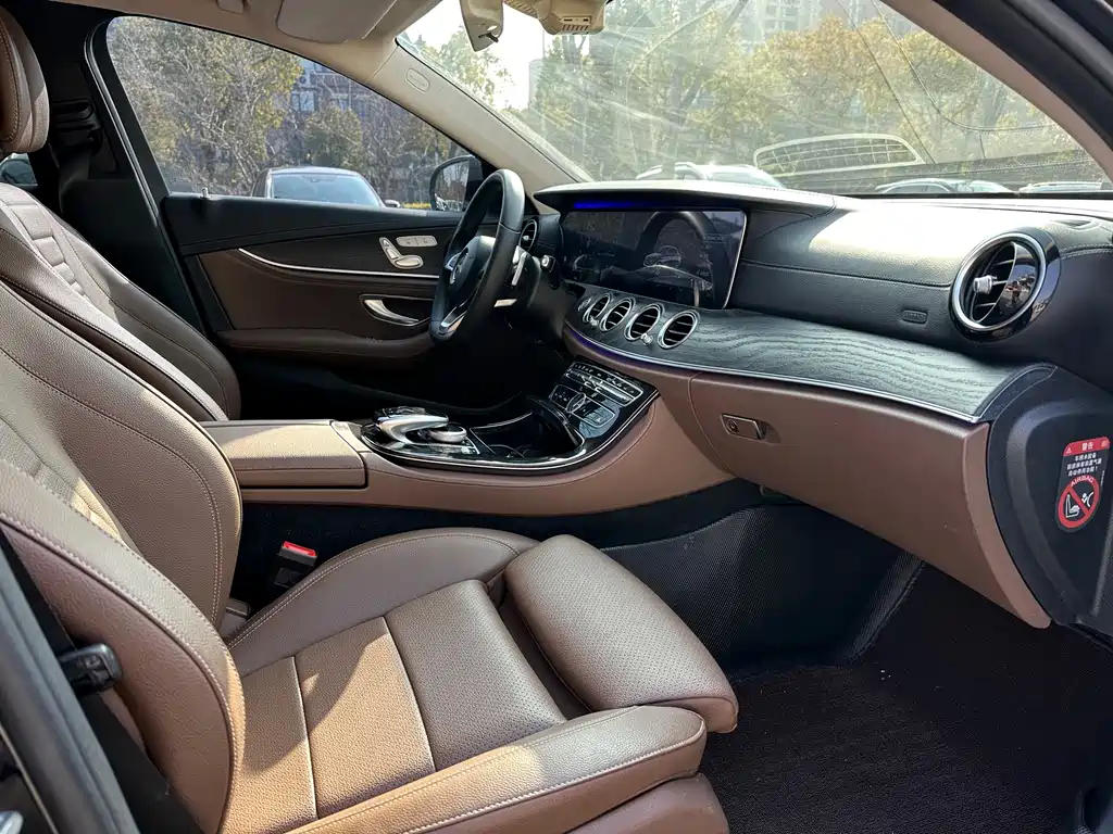 Mercedes-Benz E-Class 2017 — фото 13