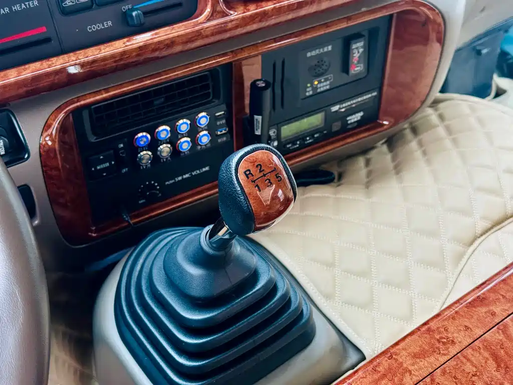 Toyota Coaster 2021 — фото 16
