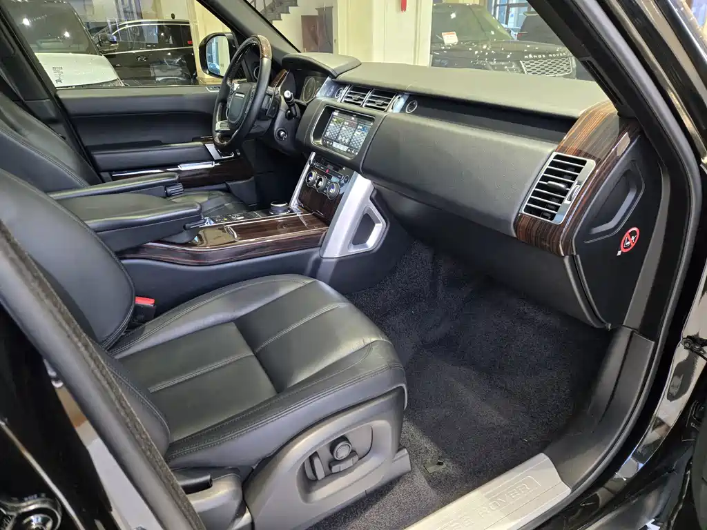 Land Rover Range Rover 2018 — фото 12