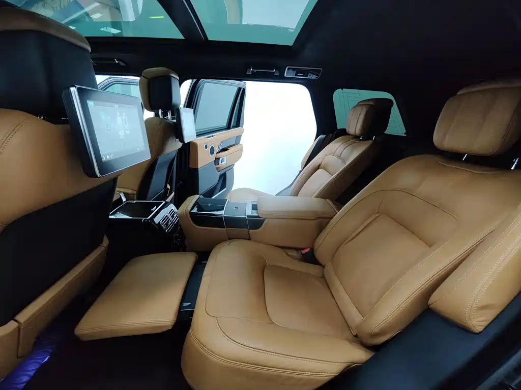Land Rover Range Rover 2022 — фото 12