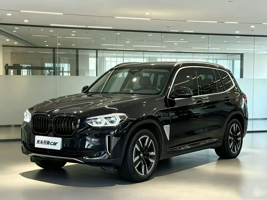 BMW iX3 2021 — фото 1