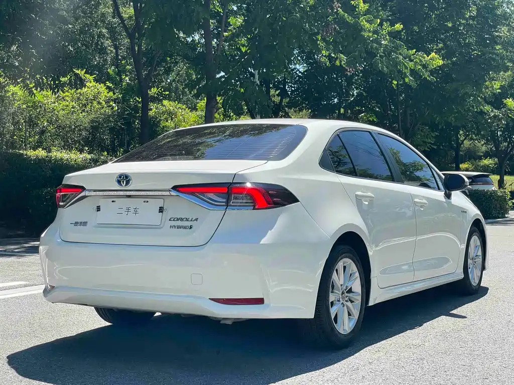 Toyota Corolla 2023 — фото 16