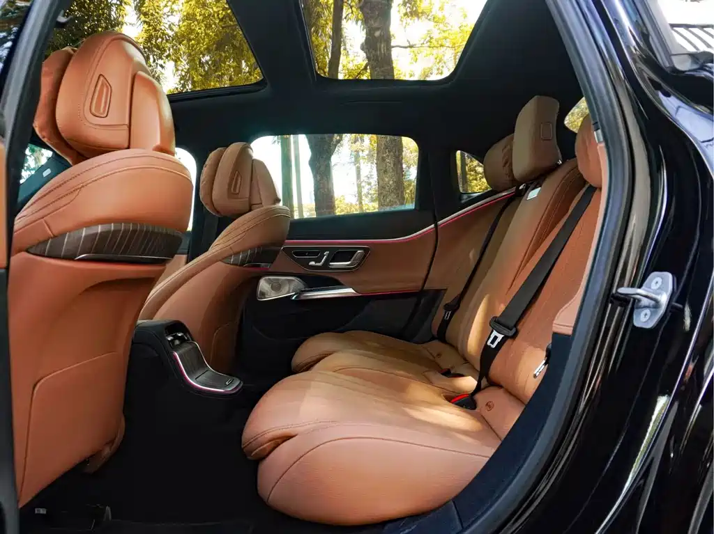 Mercedes-Benz E-Class 2024 — фото 12