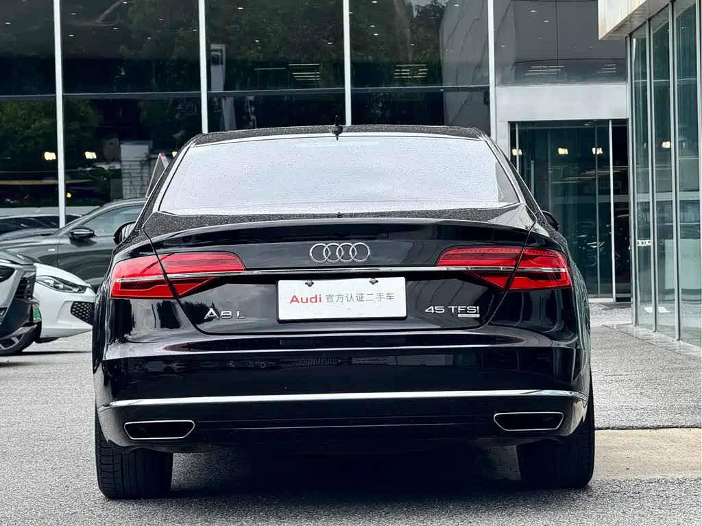 Audi A8 2016 — фото 8