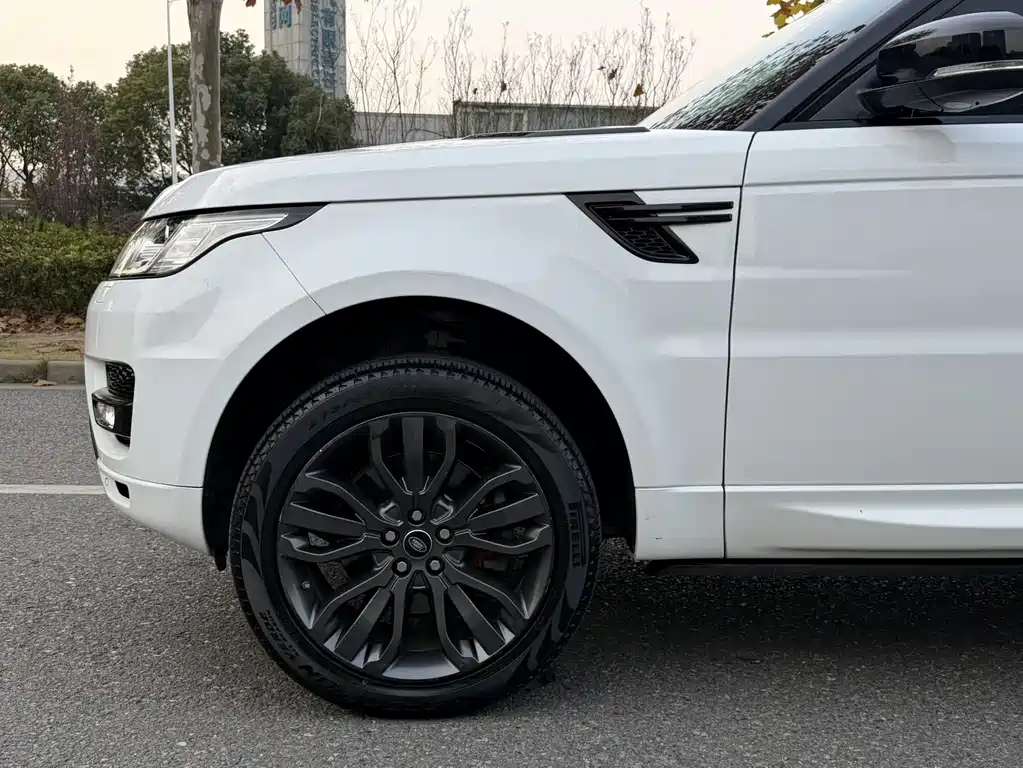 Land Rover Sport 2018 — фото 18