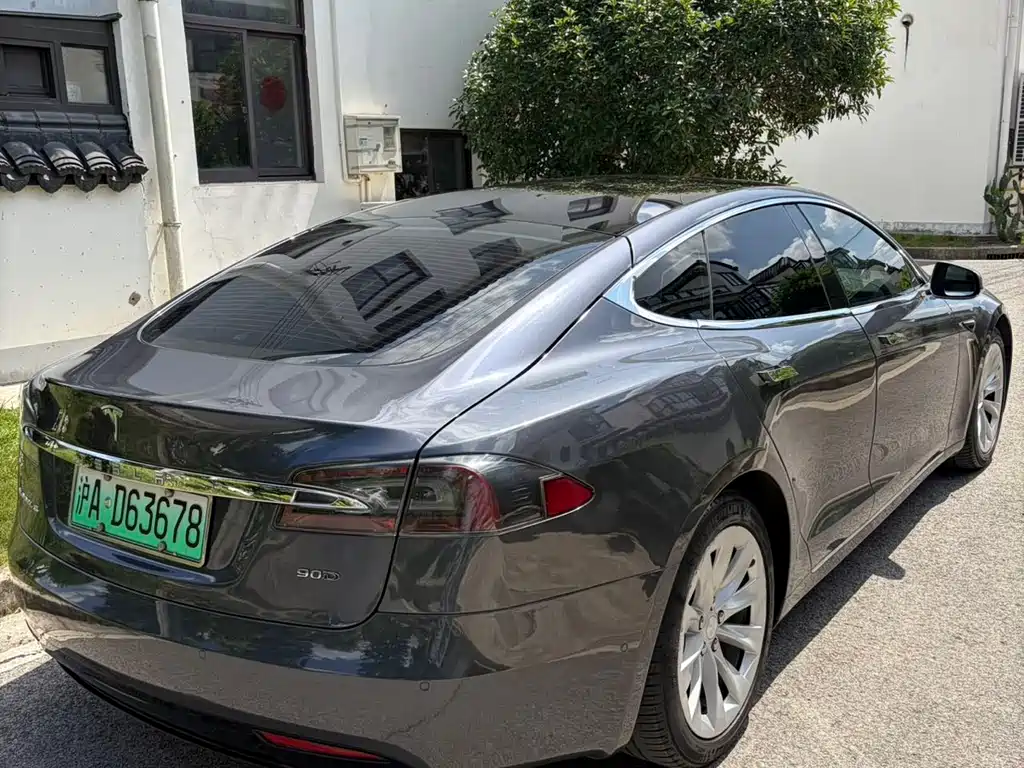 Tesla Model S 2017 — фото 5