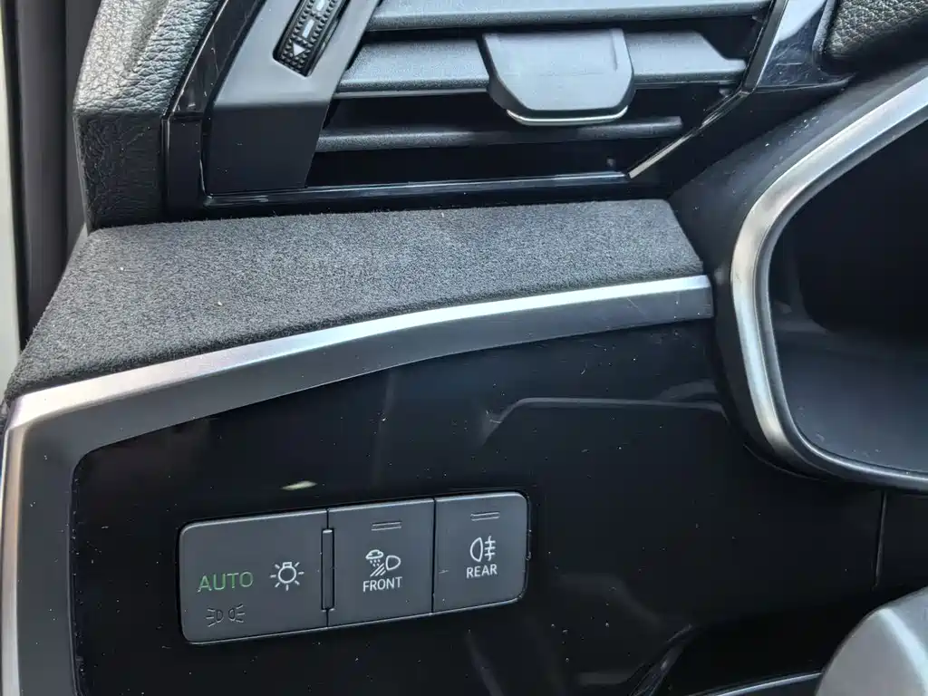 Audi Q3 2023 — фото 22