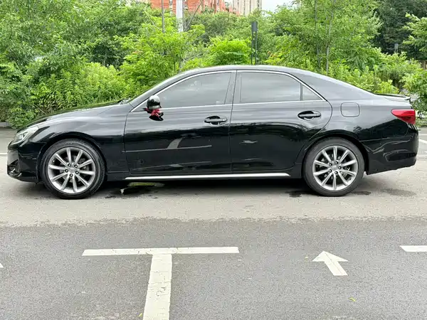 Toyota Reiz 2014