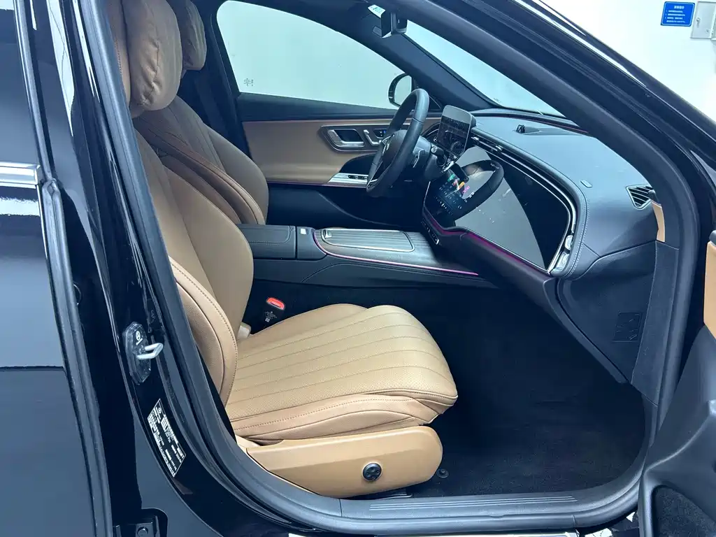 Mercedes-Benz E-Class 2025 — фото 16