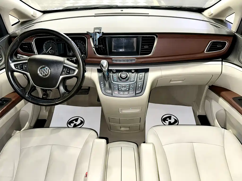 Buick GL8 2016 — фото 5