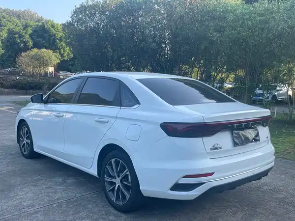 Geely Emgrand 2023