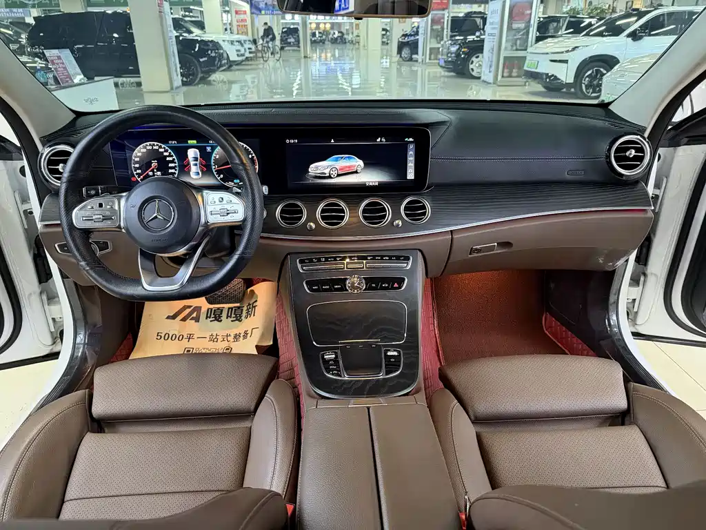 Mercedes-Benz E-Class 2019 — фото 12