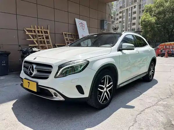 Mercedes-Benz GLA 2015