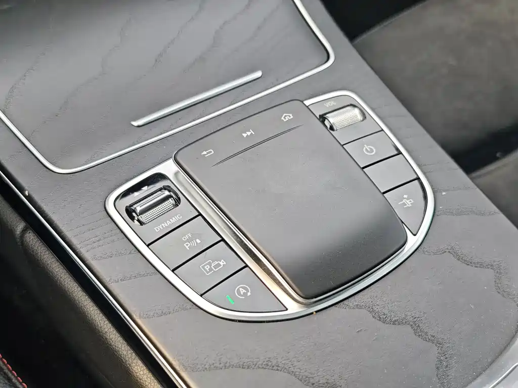 Mercedes-Benz C-Class 2023 — фото 17