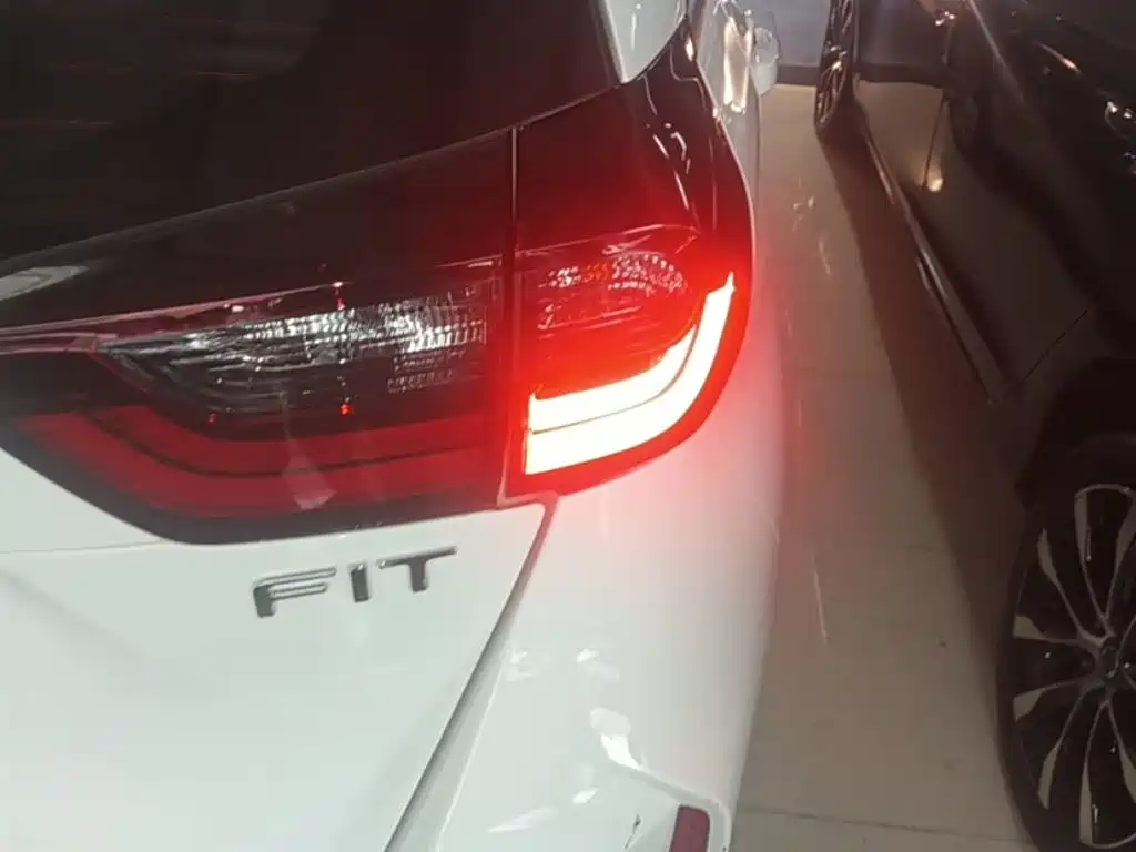 Honda Fit 2023 — фото 8