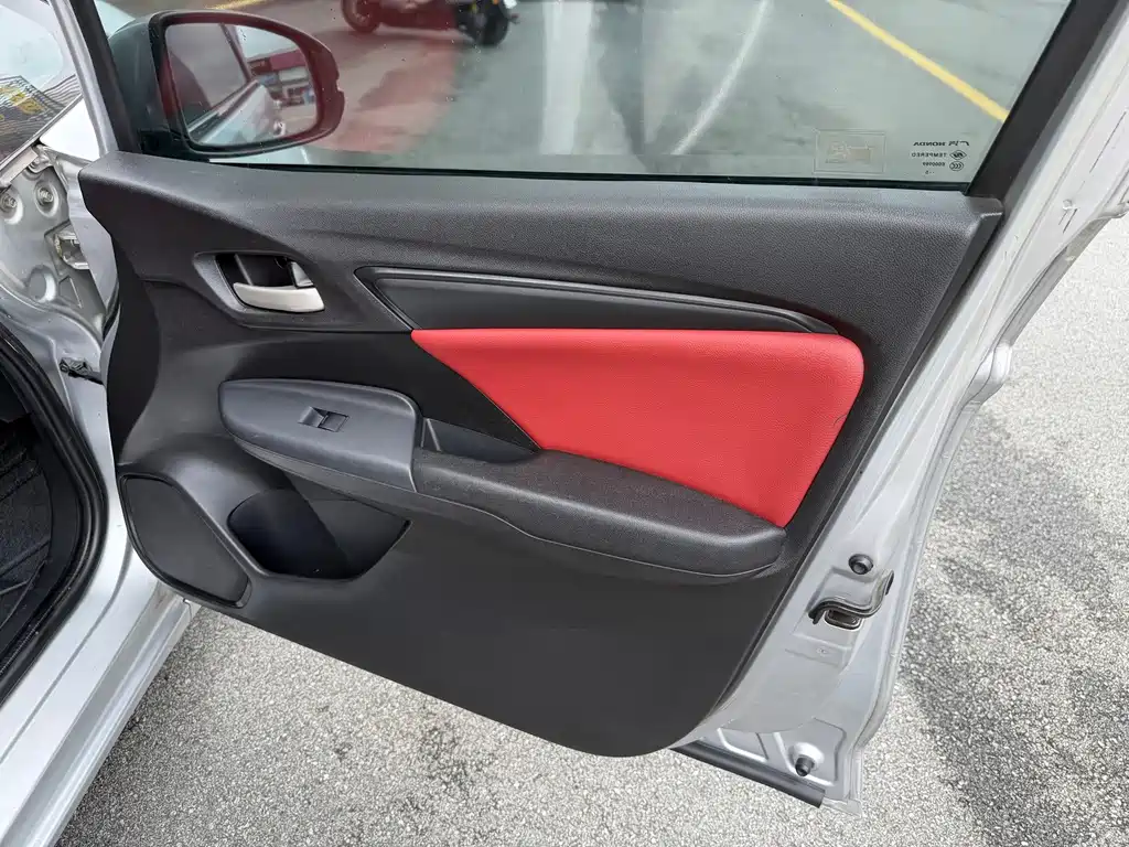 Honda Fit 2015 — фото 15