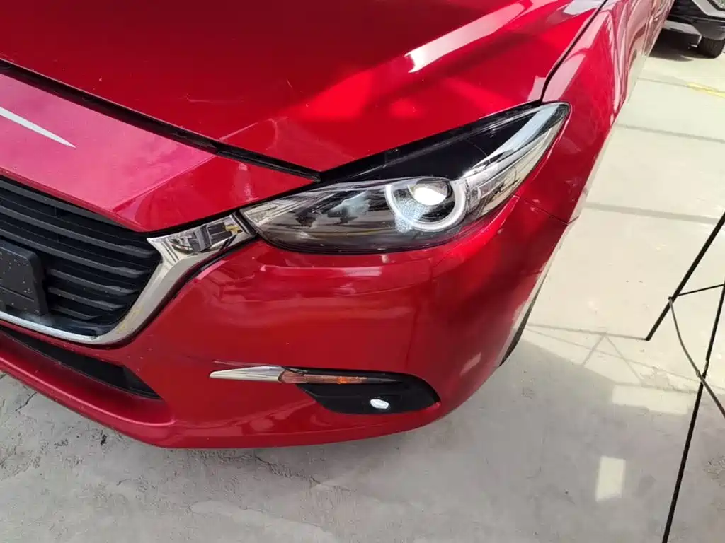 Mazda 3 Axela 2018 — фото 24