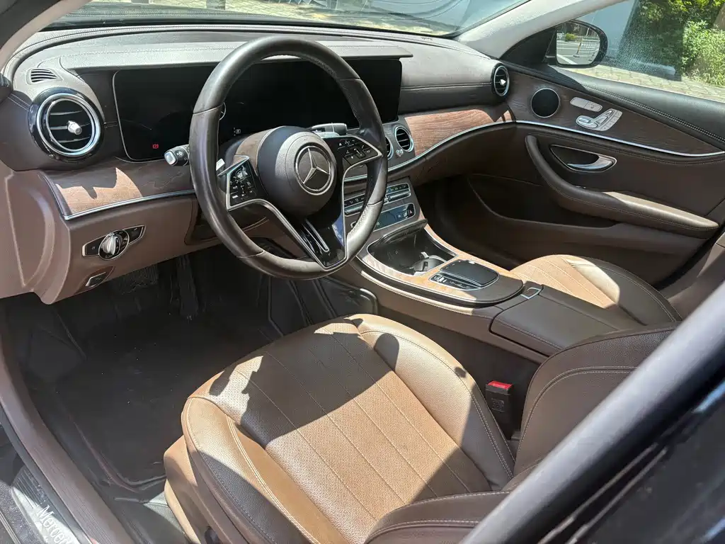 Mercedes-Benz E-Class 2023 — фото 8