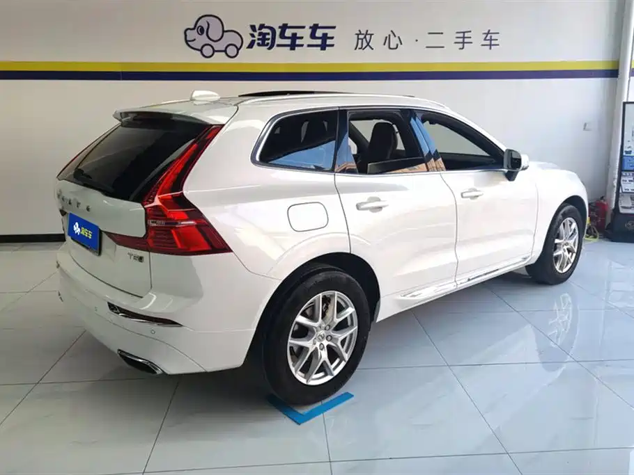 Volvo XC60 2021 — фото 3
