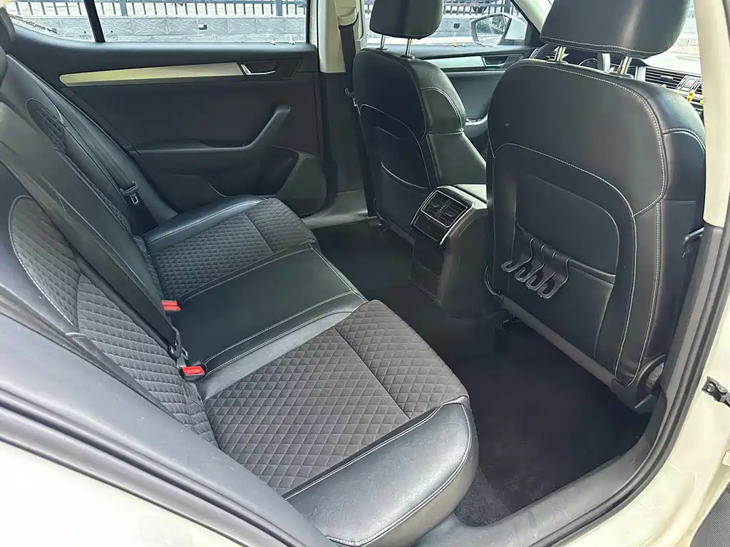 Skoda Speedy 2015 — фото 15