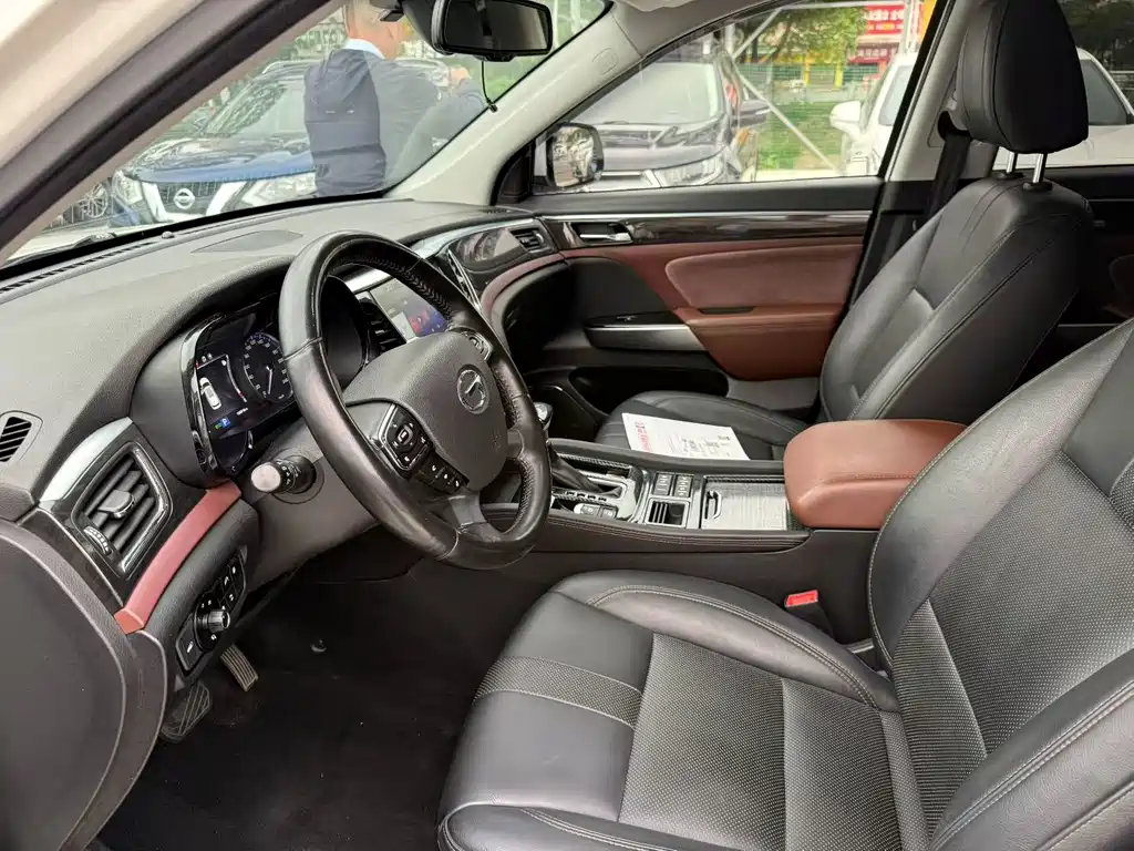 GAC Motor Trumpchi GS8 2017 — фото 7