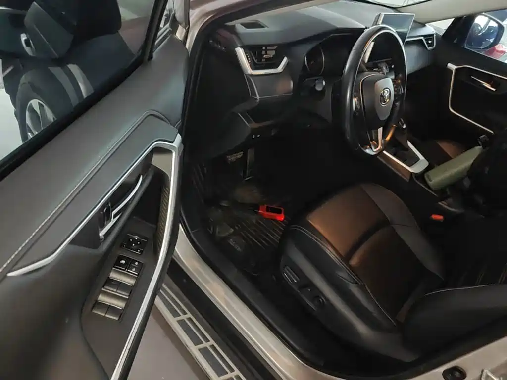 Toyota Wildlander 2022 — фото 16